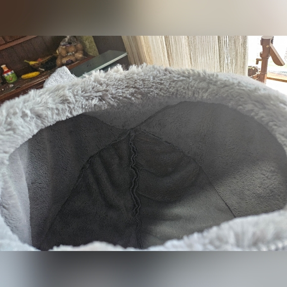 NWOT KITTY BED GREY - Picture 9 of 10